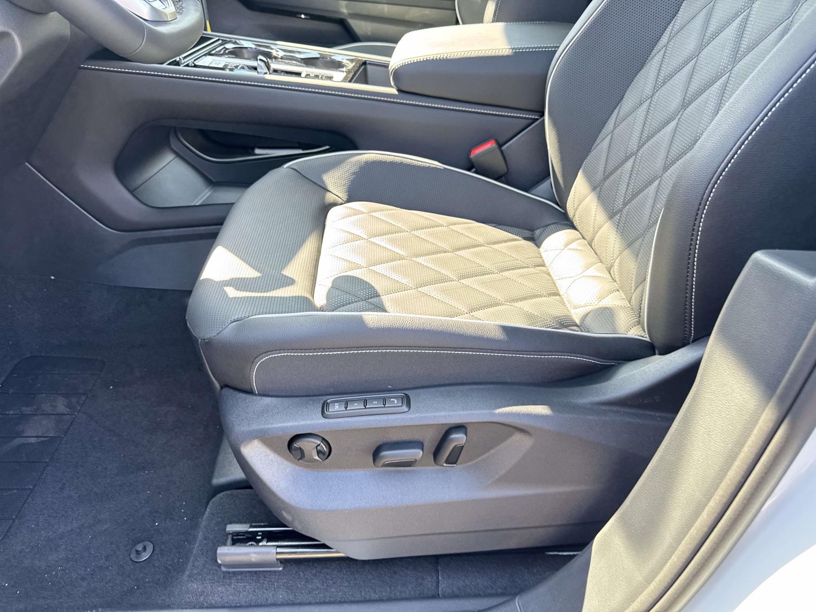 2026 Volkswagen Atlas SE w/Tech - Photo 14