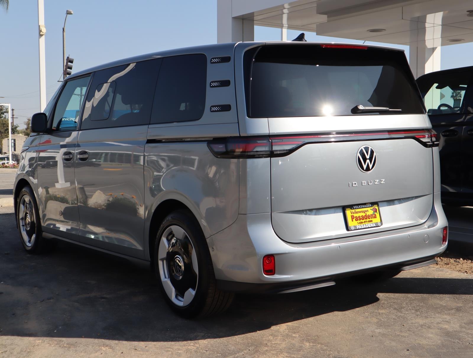 2025 Volkswagen ID. Buzz Pro S photo 3