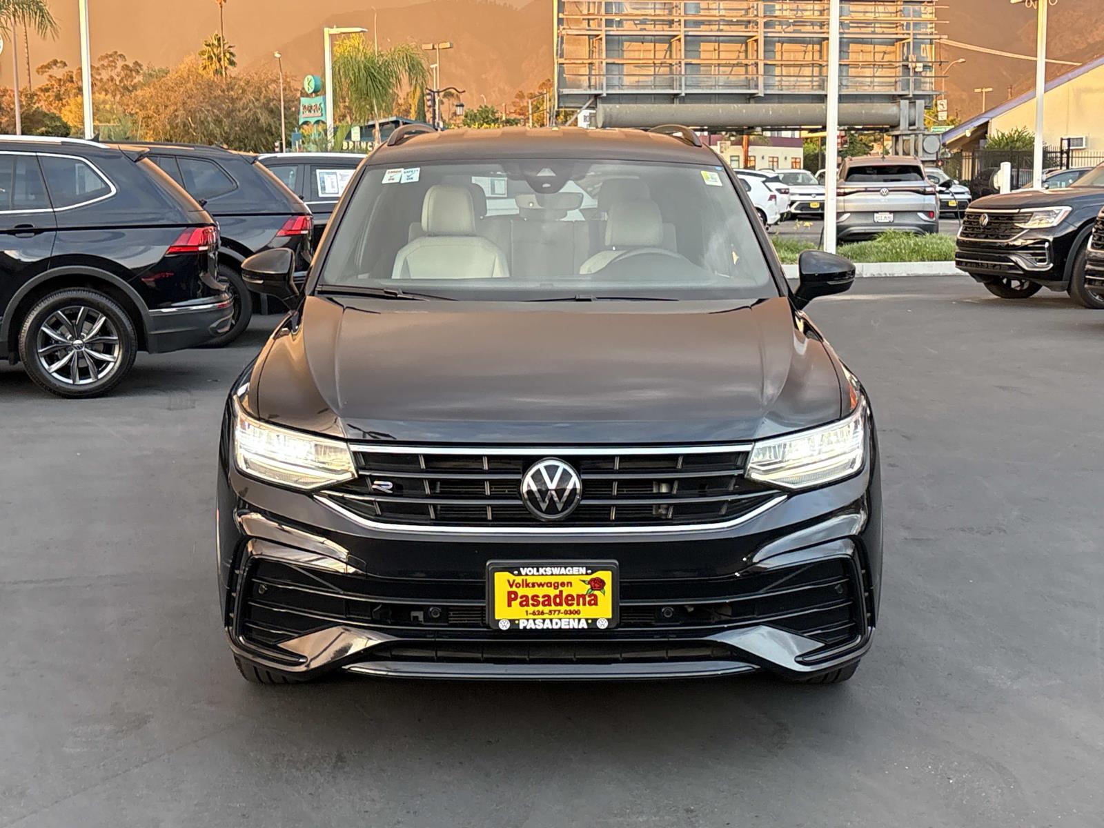 2022 Volkswagen Tiguan SE R-Line Black photo 2