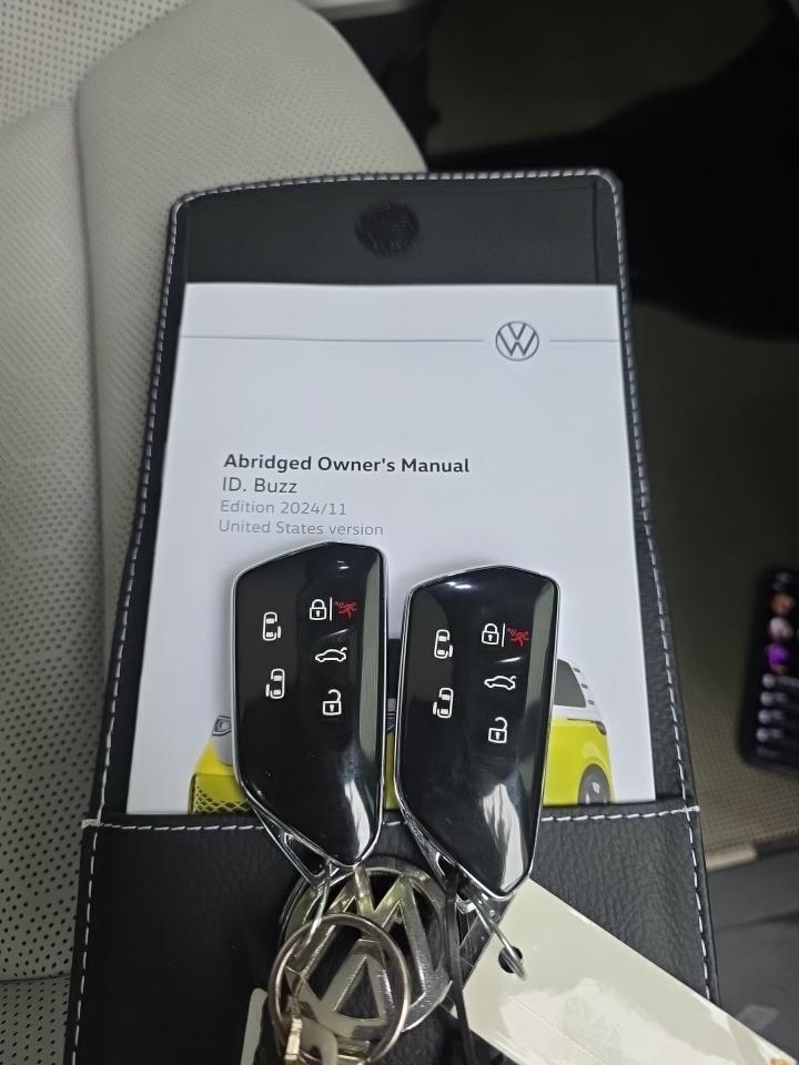 Used 2025 Volkswagen ID. Buzz 1st Edition with VIN WVG5WVEB3SH047681 for sale in Pasadena, CA