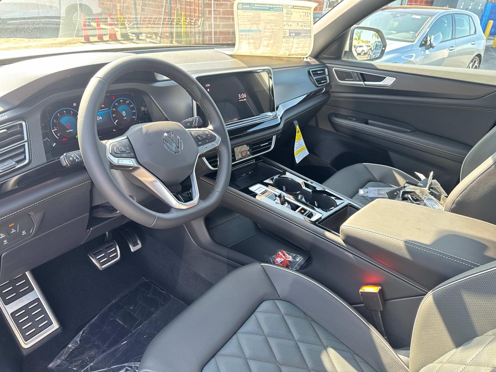 2025 Volkswagen Atlas Cross Sport SEL Premium R-LINE - Photo 16