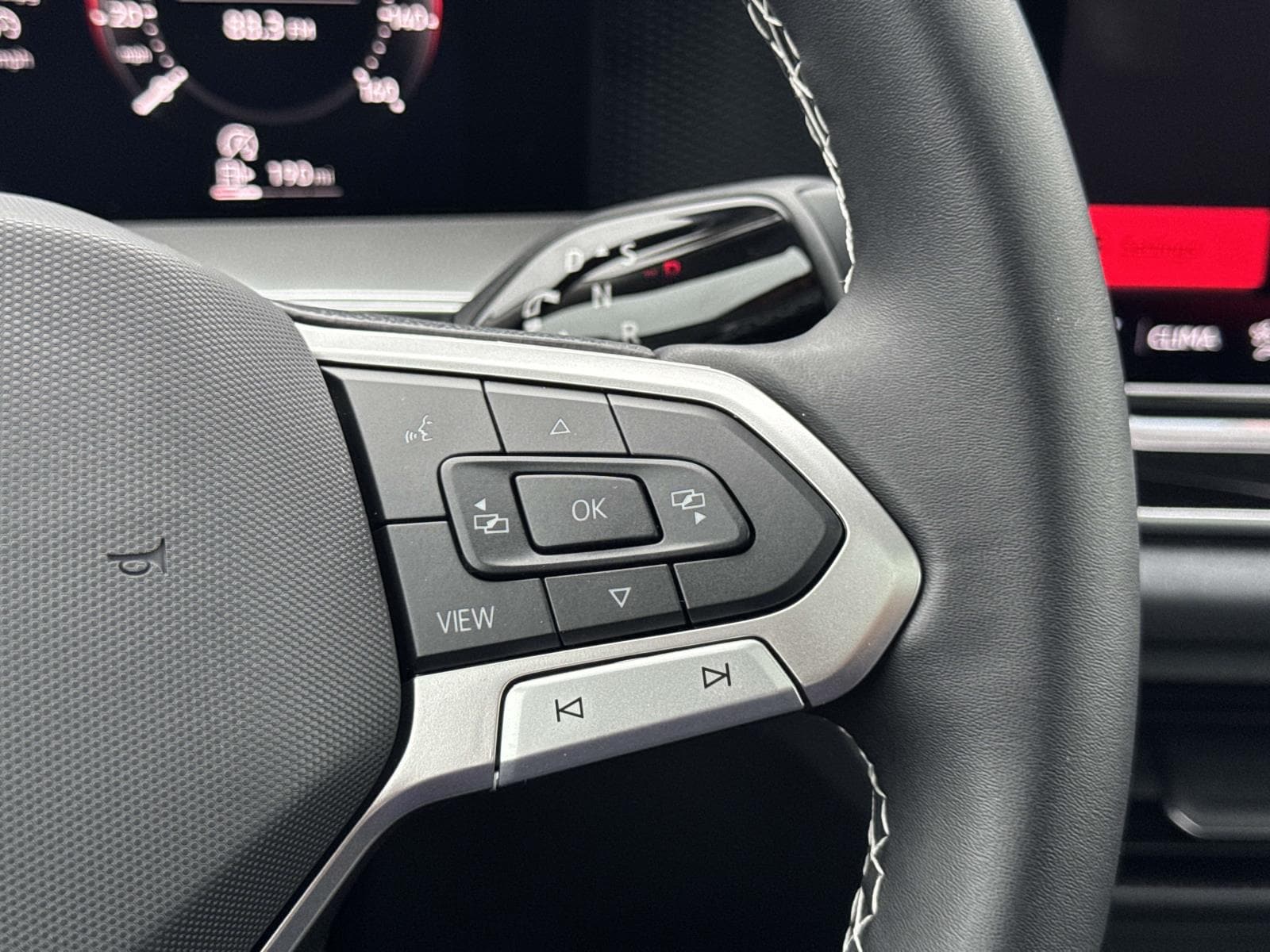 2026 Volkswagen Tiguan SE - Photo 20