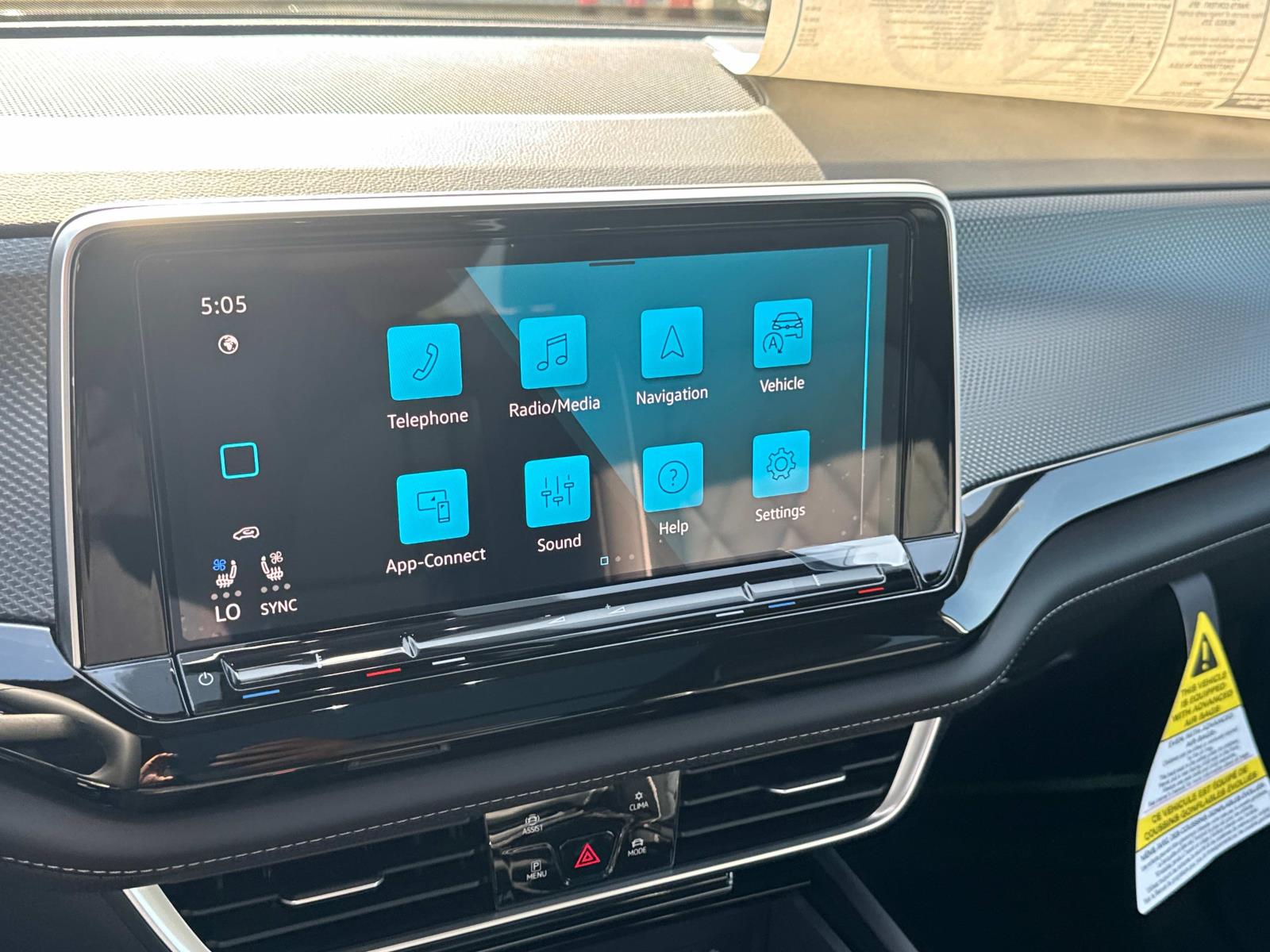 2025 Volkswagen Atlas Cross Sport SEL Premium R-LINE - Photo 26