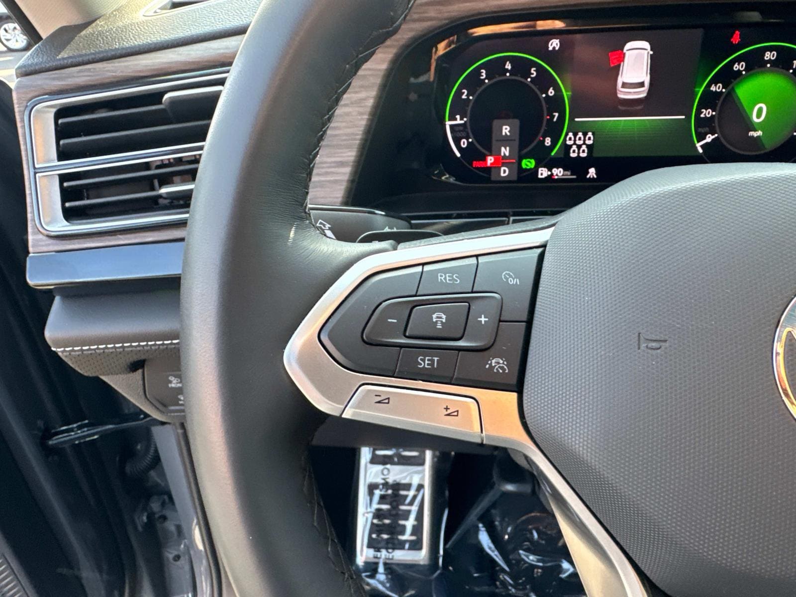 2025 Volkswagen Atlas SEL Premium R-Line - Photo 20