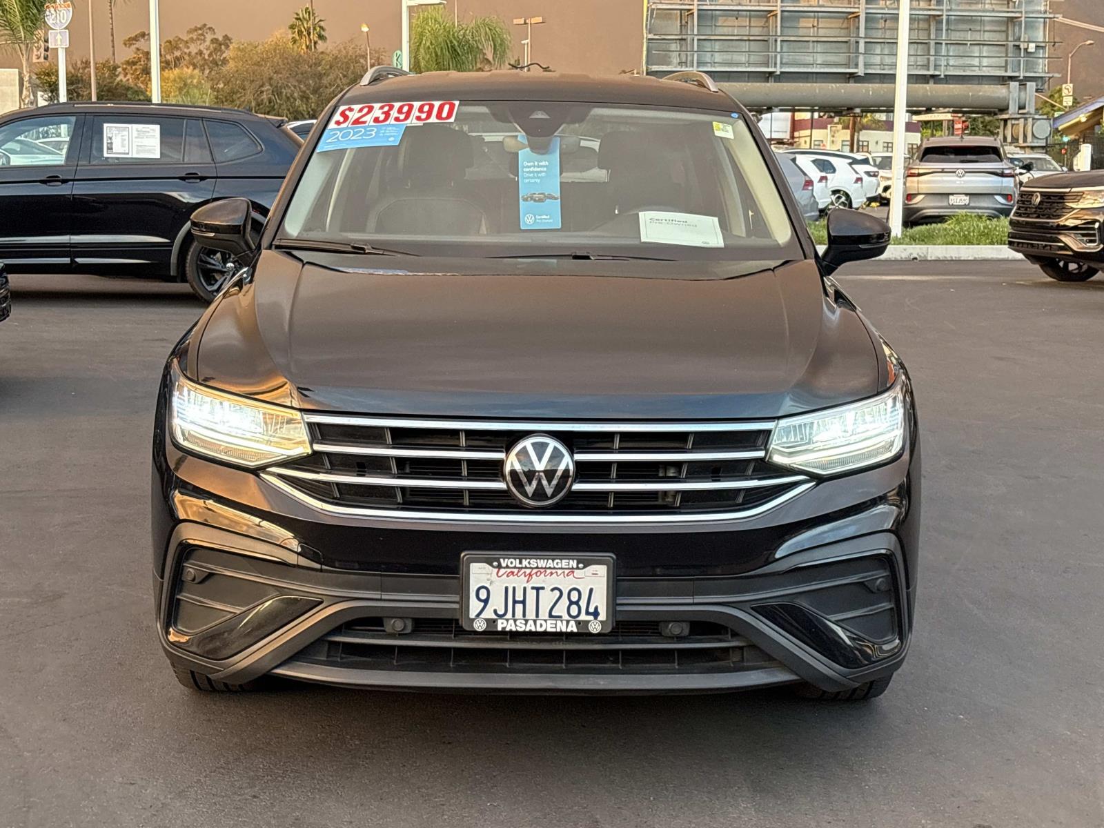 2023 Volkswagen Tiguan SE photo 2