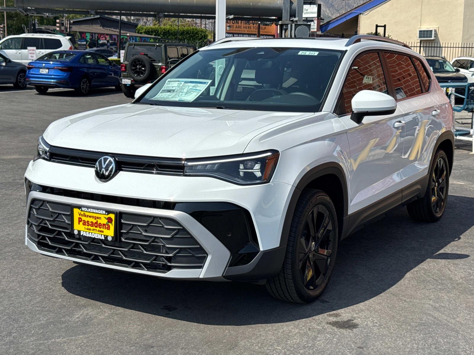 2025 Volkswagen Taos SE photo 2