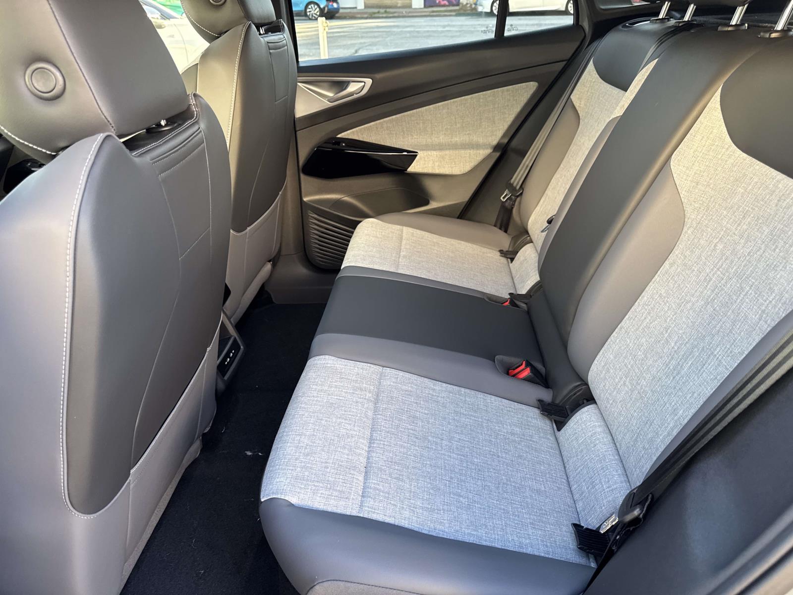 2026 Volkswagen ID.4 PRO - Photo 11