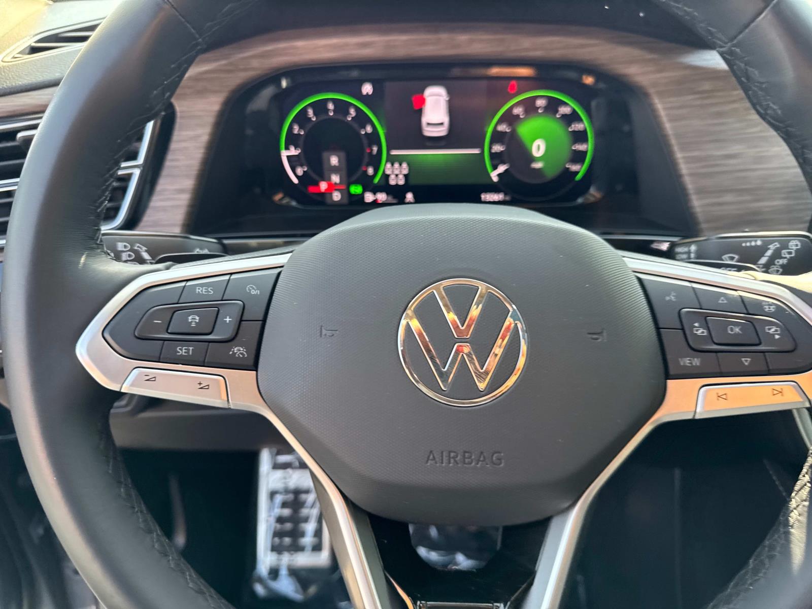 2025 Volkswagen Atlas SEL Premium R-Line - Photo 19