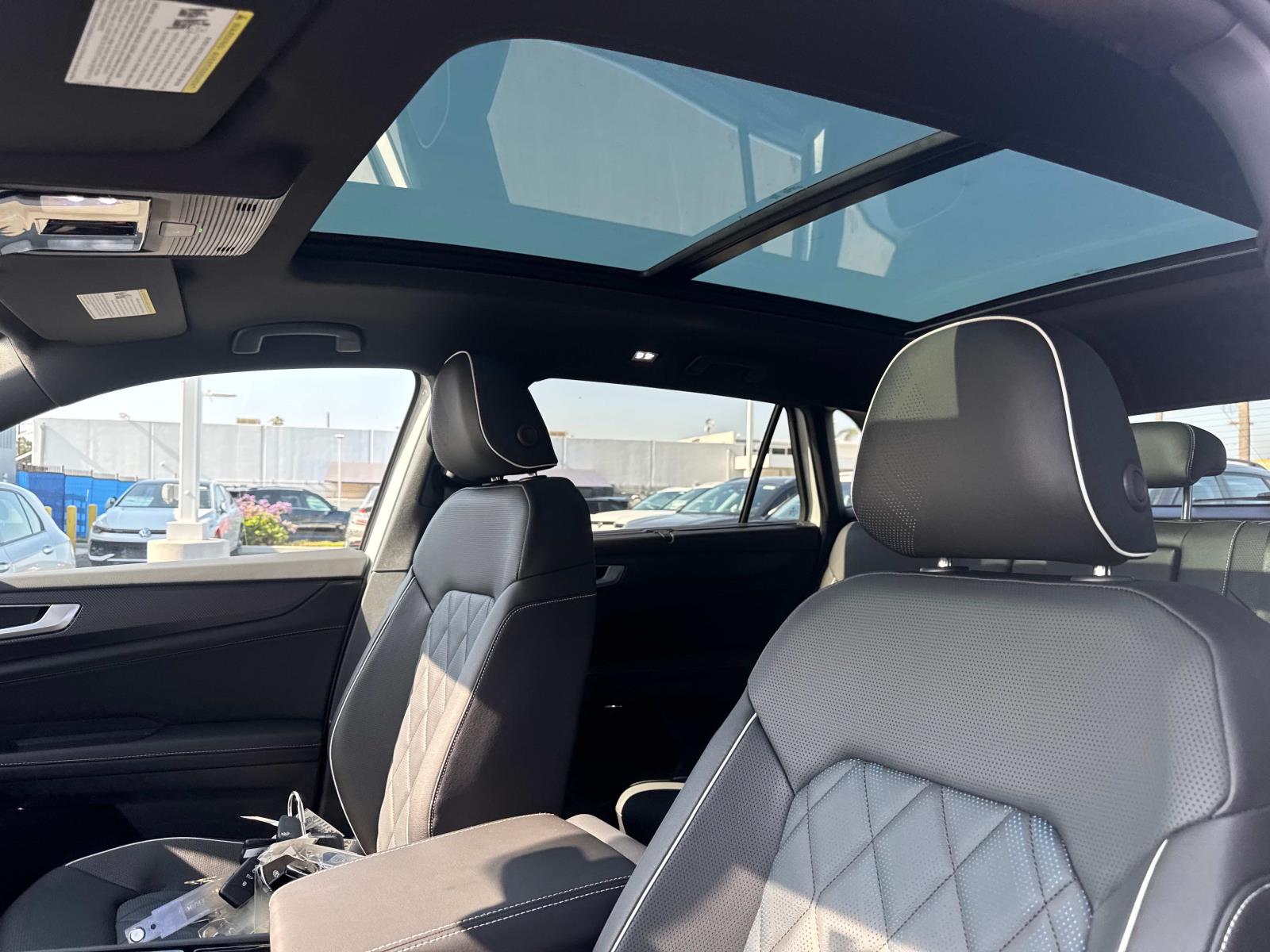 2025 Volkswagen Atlas Cross Sport SEL Premium R-LINE - Photo 18