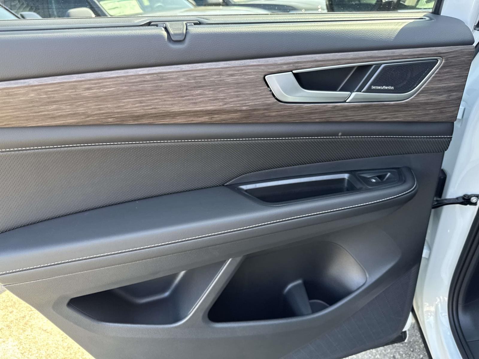 2026 Volkswagen Atlas SE w/Tech - Photo 6