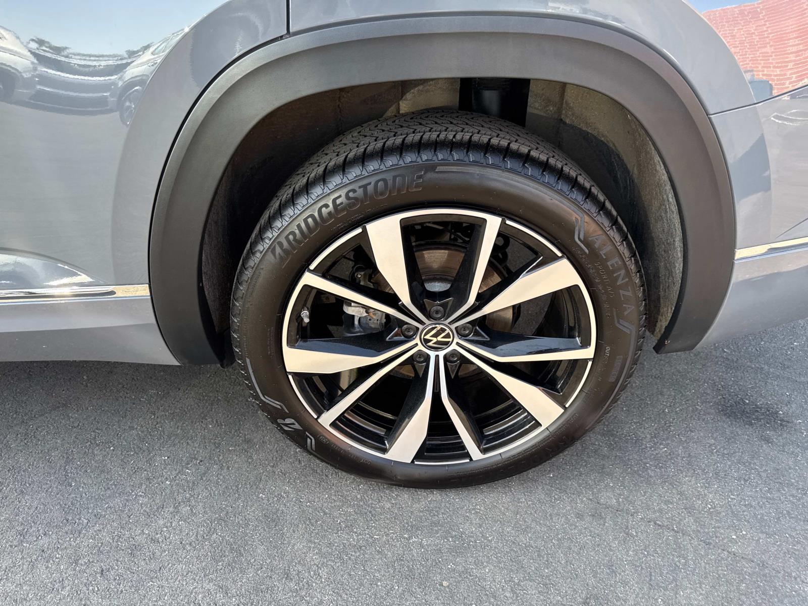 2025 Volkswagen Atlas SEL Premium R-Line - Photo 9