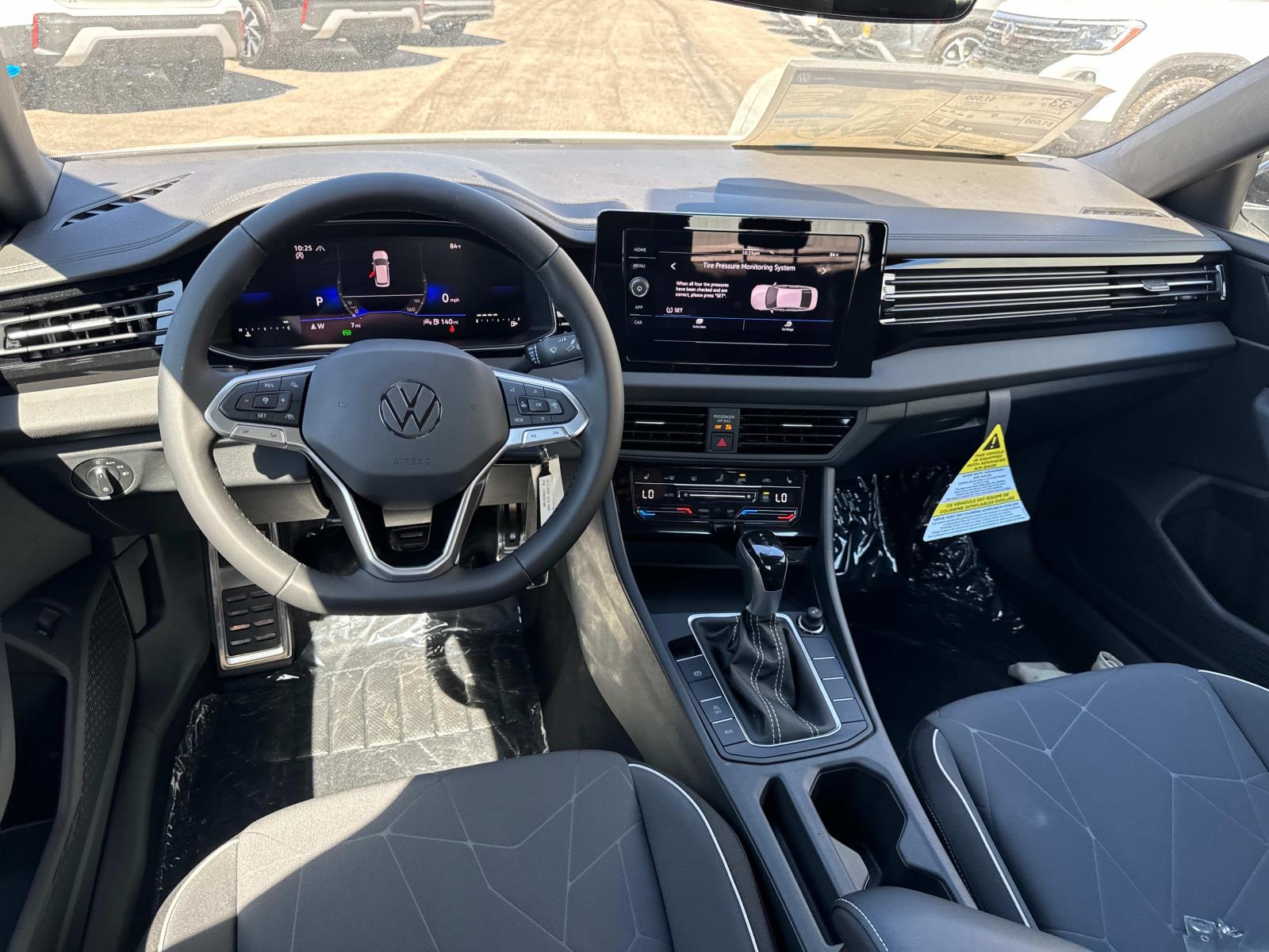 2025 Volkswagen Jetta Sport - Photo 9