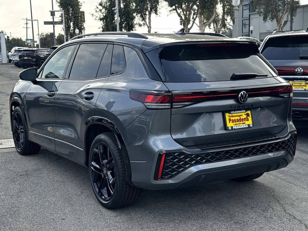 New 2026 Volkswagen Tiguan 2.0T SE R-Line Black FWD Sport Utility