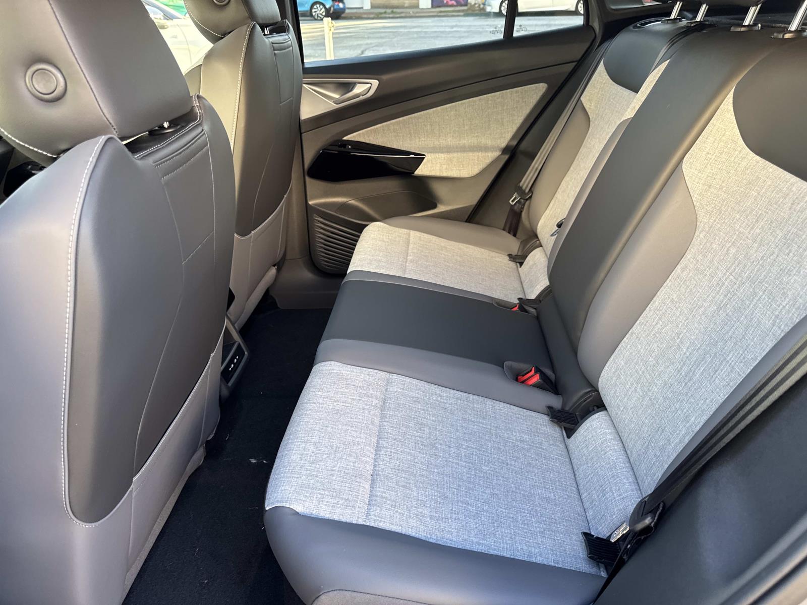 2026 Volkswagen ID.4 PRO - Photo 11