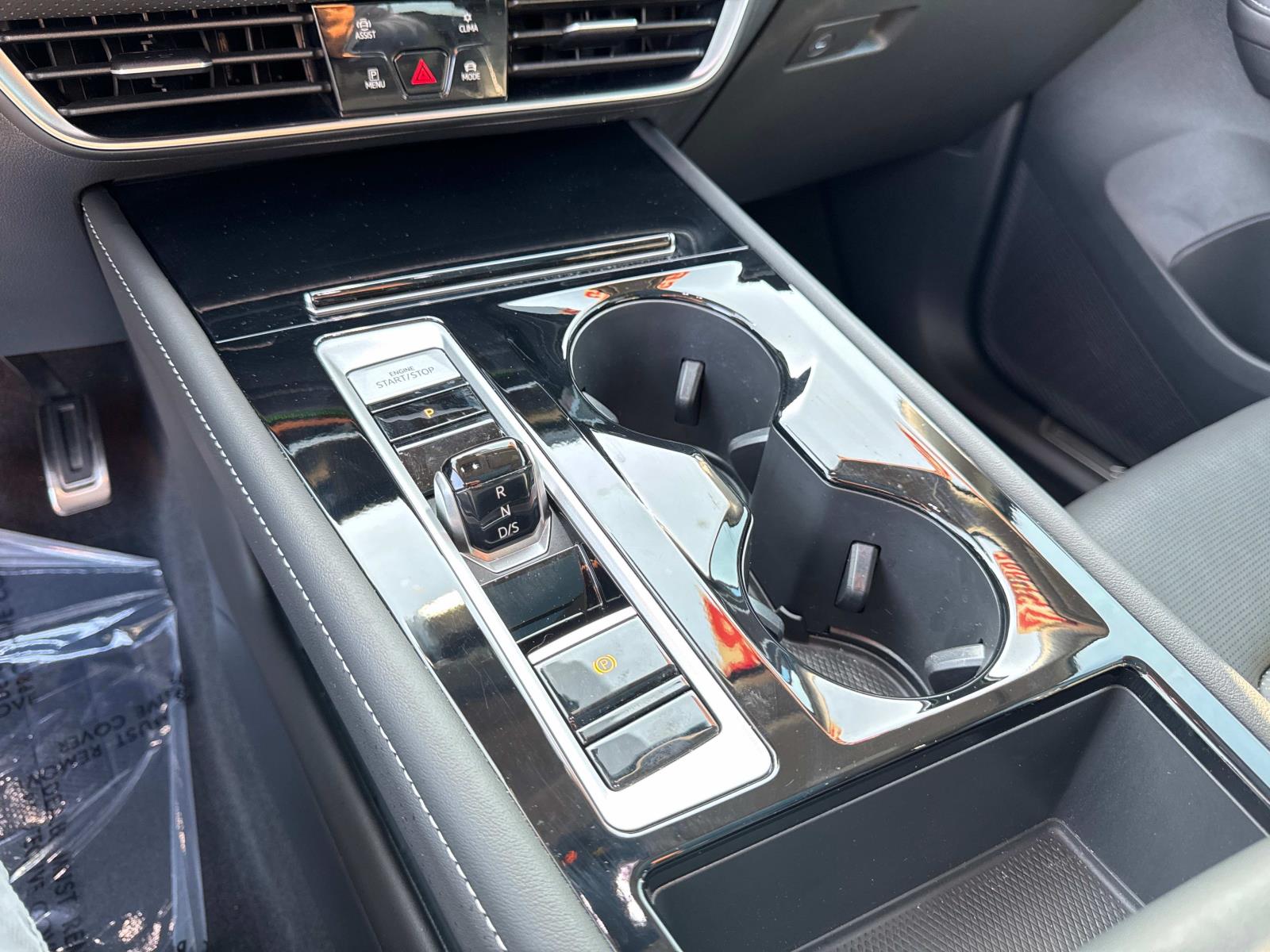 2025 Volkswagen Atlas SEL Premium R-Line - Photo 25