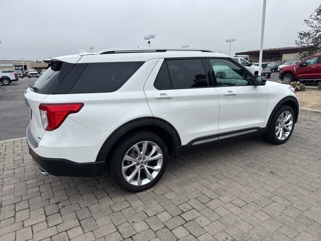 2022 Ford Explorer Platinum photo 3