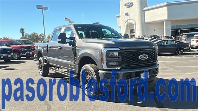 2026 Ford F-350 Super Duty XL's photo