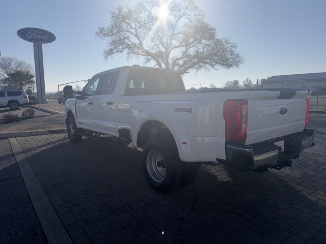 2024 Ford F-350 photo 3