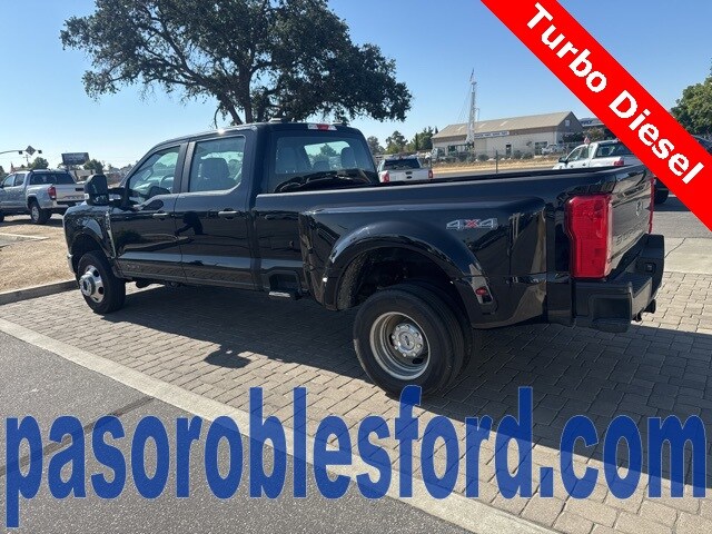2023 Ford F-350 photo 3