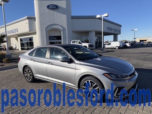 2025 Volkswagen Jetta SE's photo