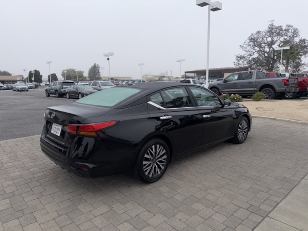 Used 2025 Nissan Altima 2.5 SV Sedan