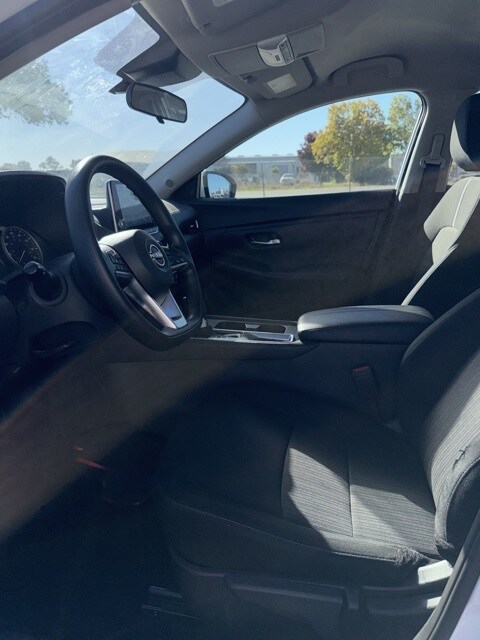 2024 Nissan Sentra SV photo 3
