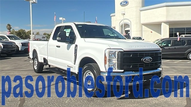 2026 Ford F-350 Super Duty XL's photo