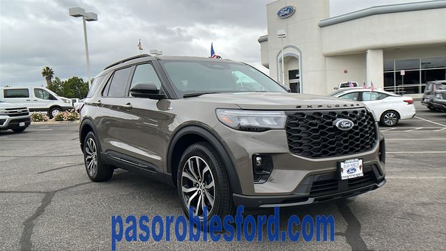 2026 Ford Explorer ST-LINE RWD's photo