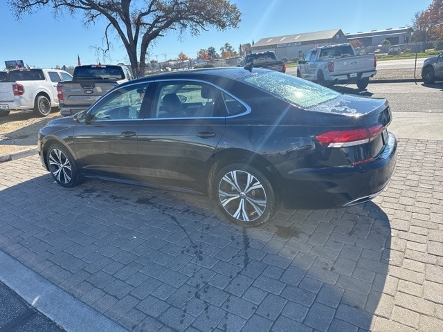 2021 Volkswagen Passat 2.0T SE photo 2