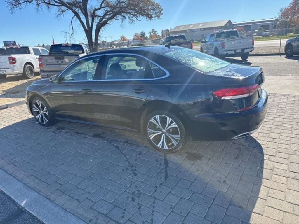 Used 2021 Volkswagen Passat 2.0T SE Sedan