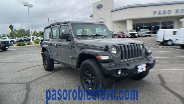 2023 Jeep Wrangler Sport's photo