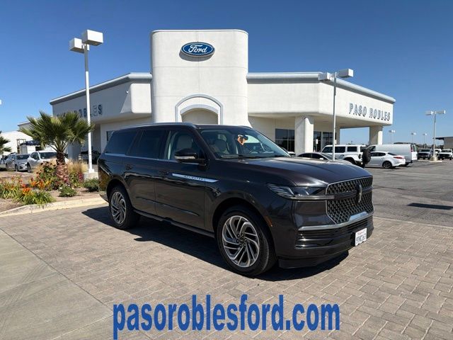 2025 Lincoln Navigator Reserve 4WD's photo