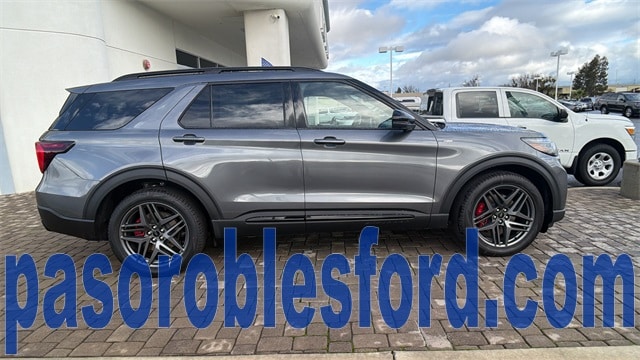2026 Ford Explorer ST-LINE's photo