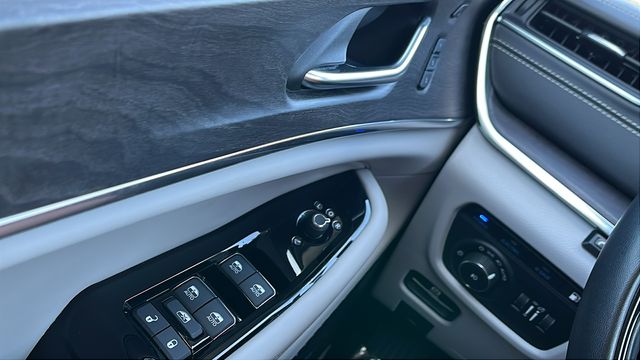 2022 Jeep Grand Cherokee Overland 4xe - Photo 37