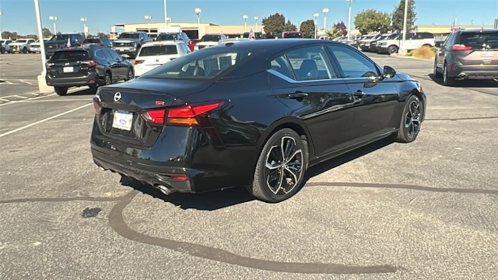 Used 2023 Nissan Altima 2.5 SR Sedan