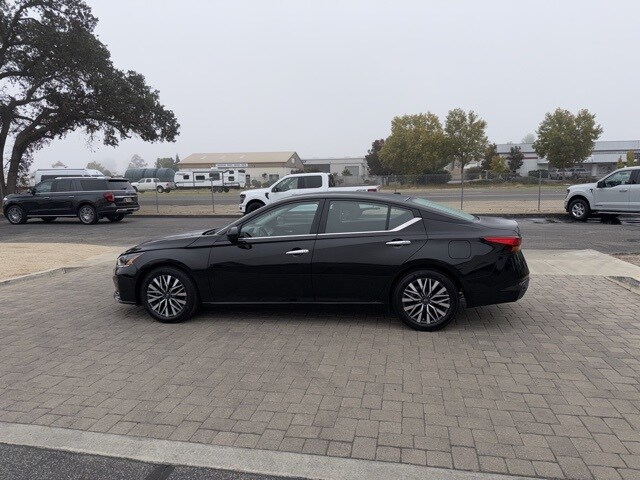 2025 Nissan Altima 2.5 SV photo 2