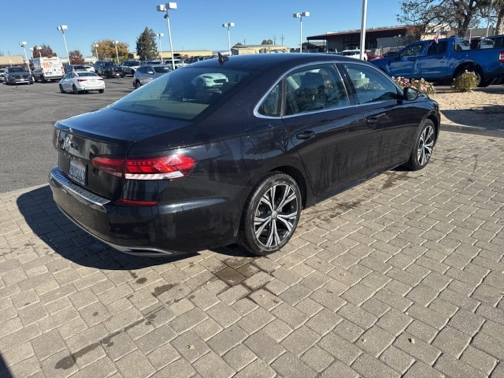 Used 2021 Volkswagen Passat 2.0T SE Sedan