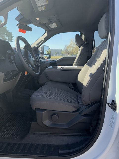 2022 Ford F-550 photo 4