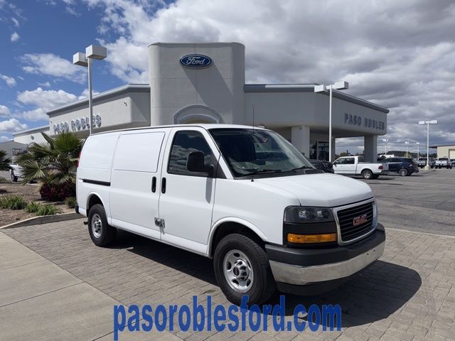 2021 GMC Savana 2500's photo