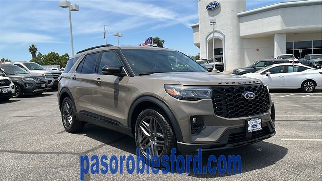 2026 Ford Explorer ST-LINE RWD's photo