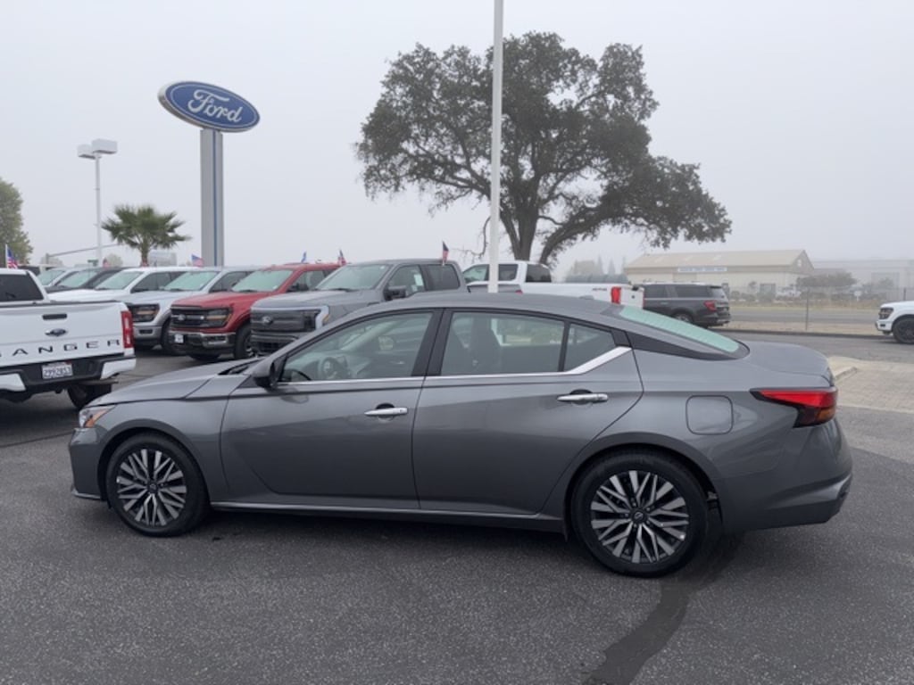 Used 2025 Nissan Altima 2.5 SV Sedan