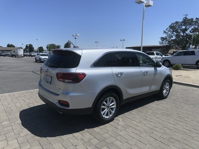 Used 2019 Kia Sorento L with VIN 5XYPG4A34KG491261 for sale in Paso Robles, CA