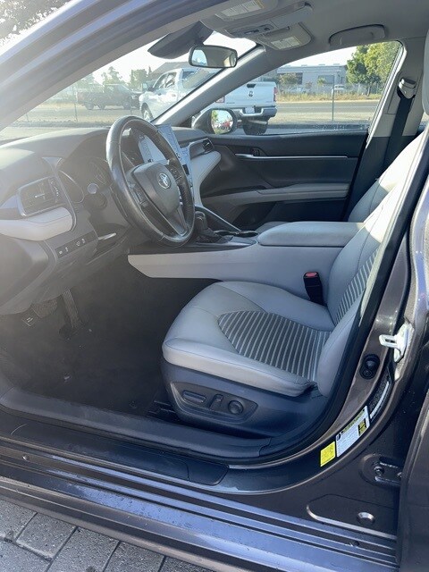 2021 Toyota Camry SE photo 3