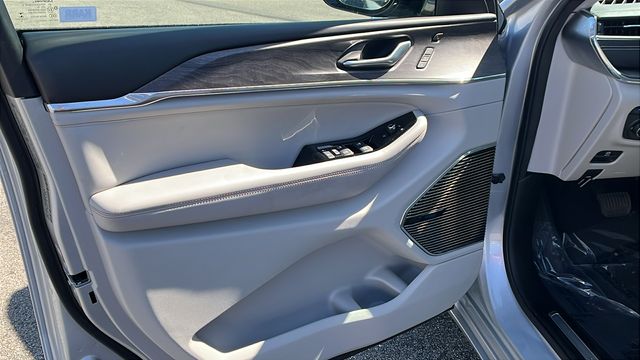 2022 Jeep Grand Cherokee Overland 4xe - Photo 16