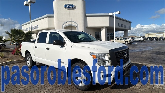 2021 Nissan Titan S's photo