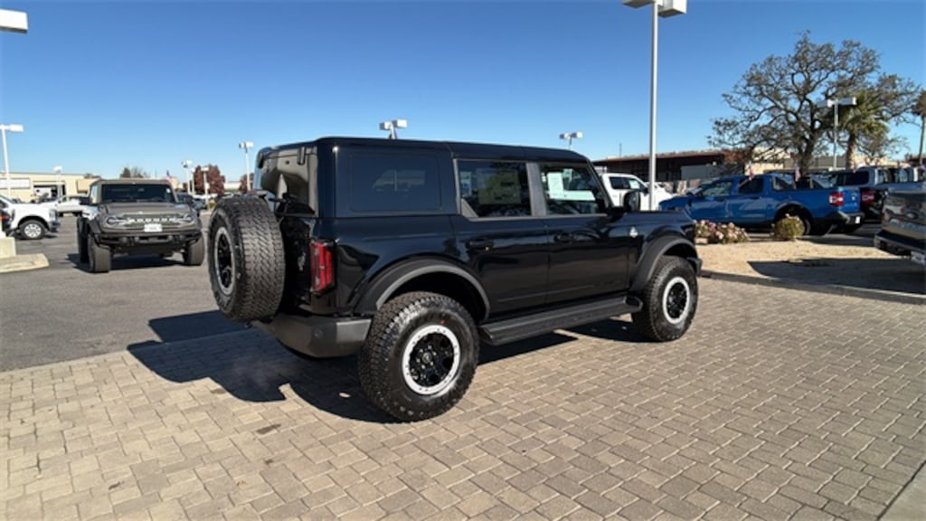New 2025 Ford Bronco Outer Banks SUV