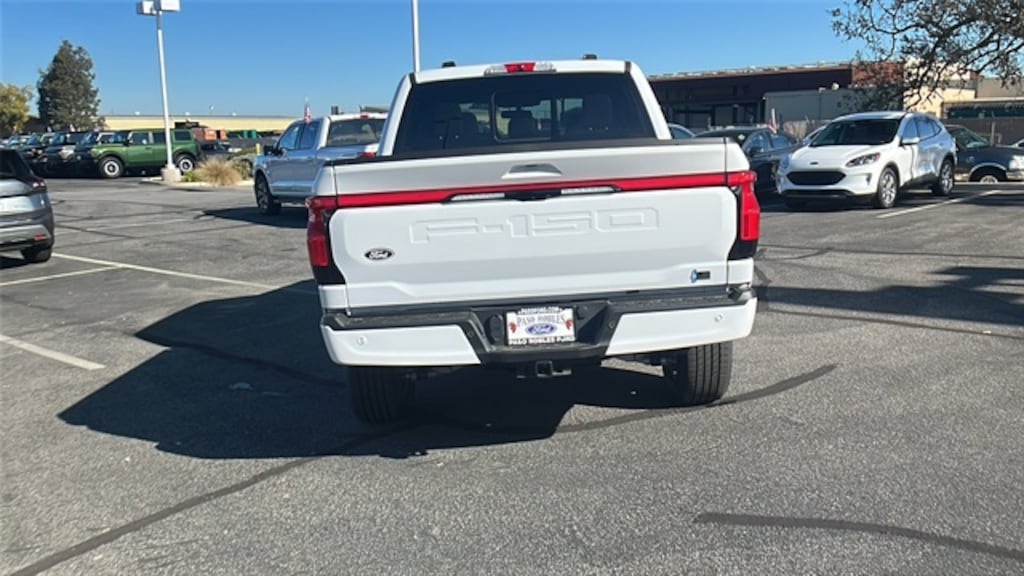 New 2025 Ford F-150 Lightning Lariat TRUCK