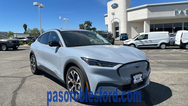 2026 Ford Mustang-Mach-e Select's photo