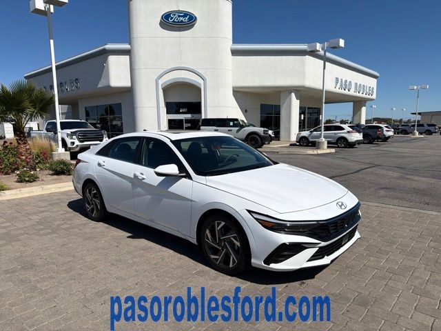 2025 Hyundai Elantra 2.0 SEL Convenience IVT's photo