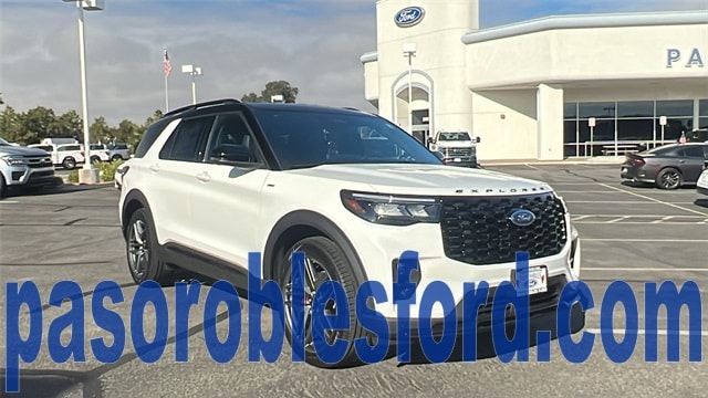 2025 Ford Explorer ST-LINE's photo